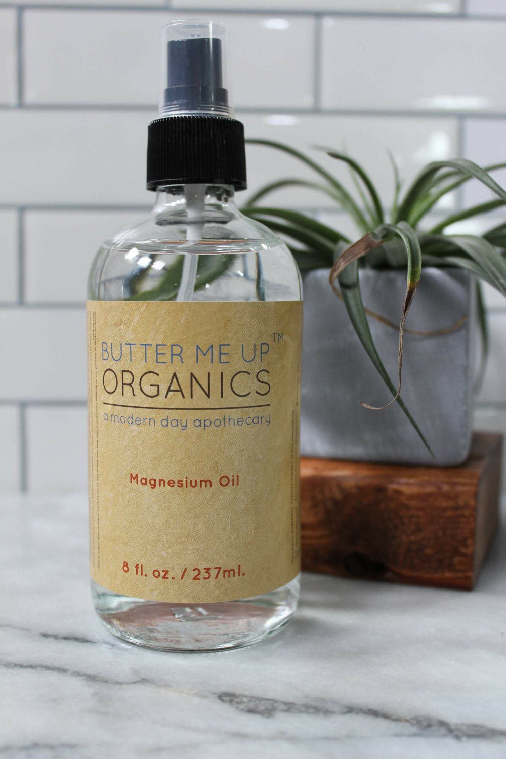 Magnesium chloride oil spray glass spritzer bottle clean ingredients