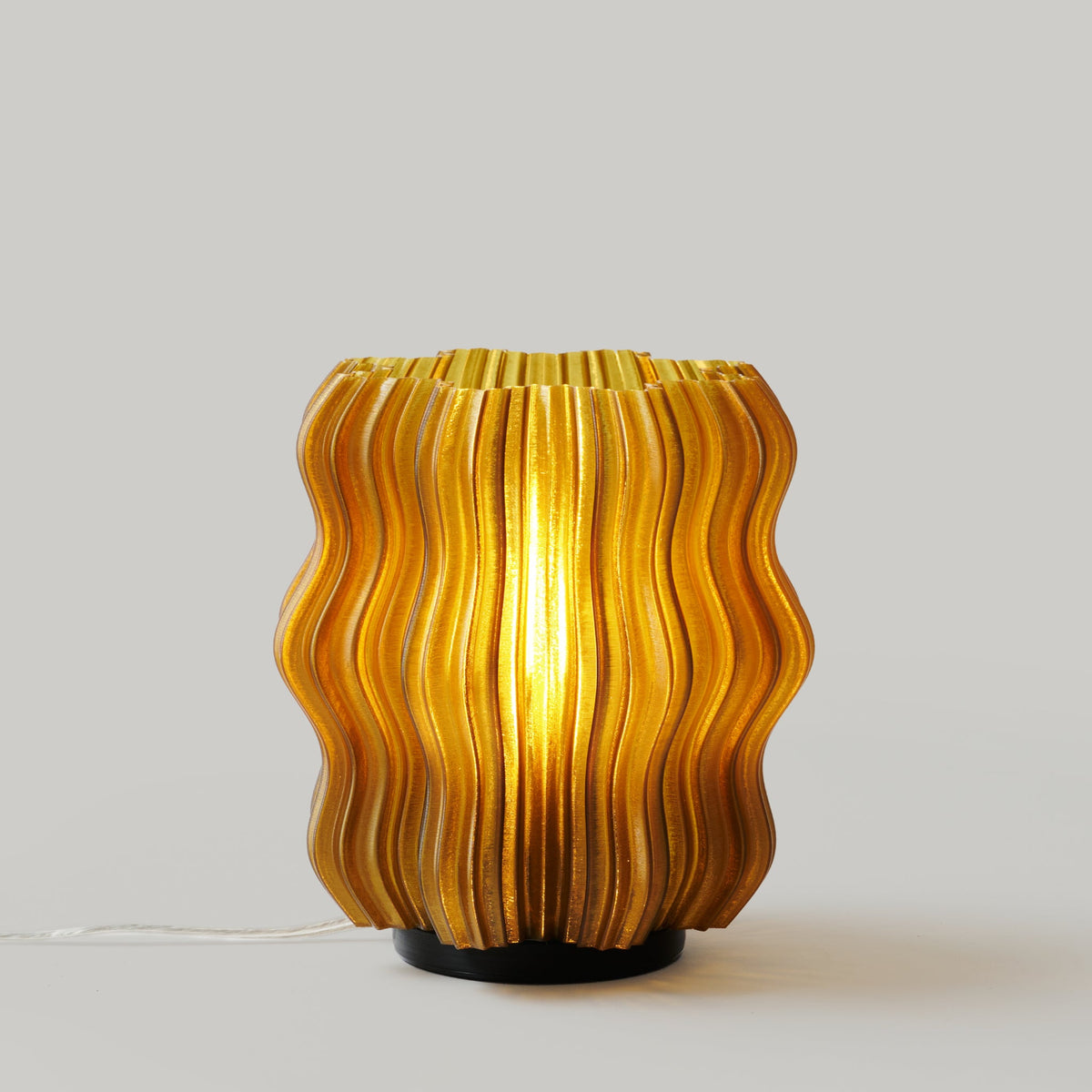 Sculptural wavy texture detail 3D-printed recycled PLA table lamp Wooj